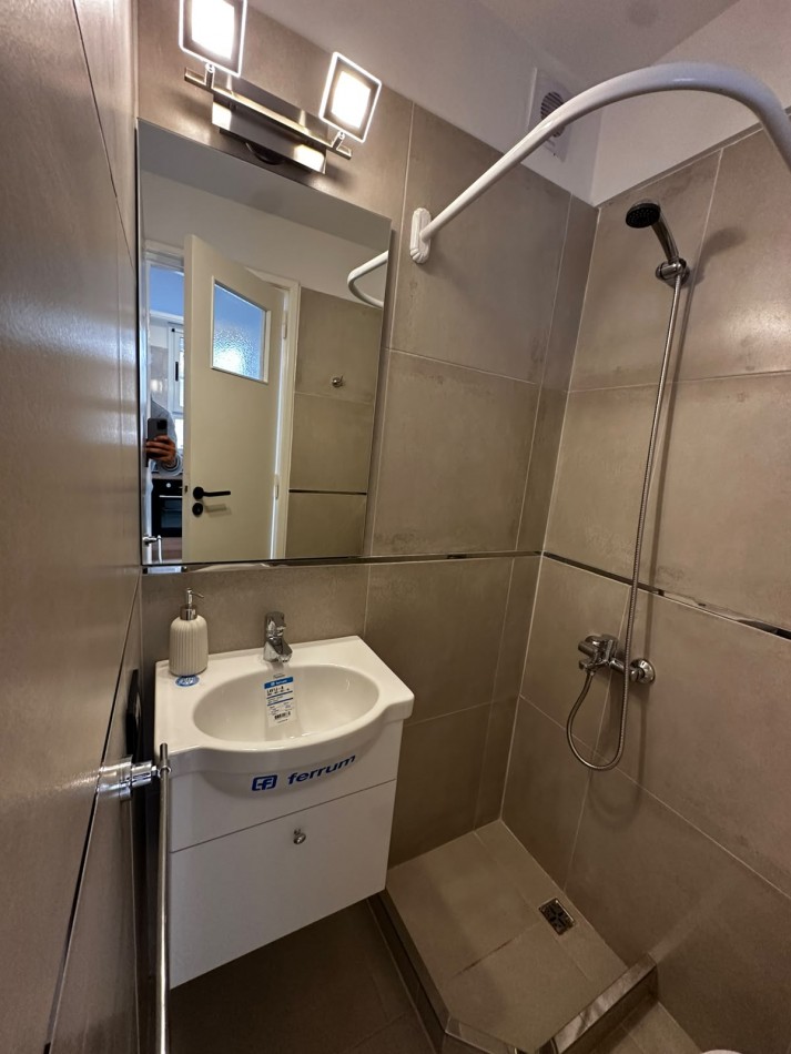 DEPARTAMENTO 1 AMB AL LATERAL CON BALCON FRANCES Y VISTA LATERAL AL MAR