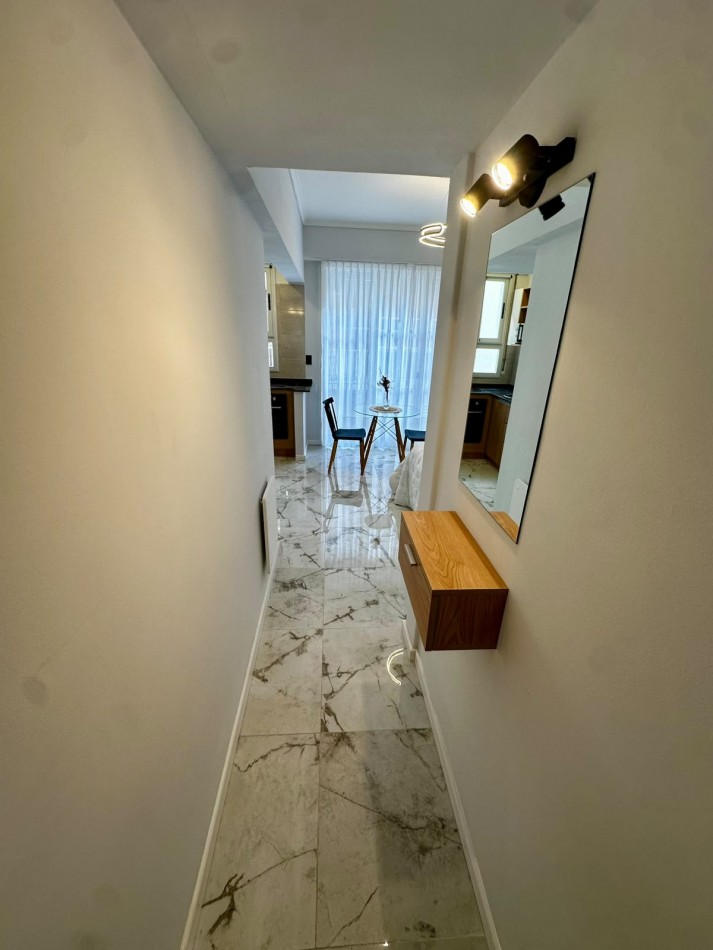 DEPARTAMENTO 1 AMB AL LATERAL CON BALCON FRANCES Y VISTA LATERAL AL MAR