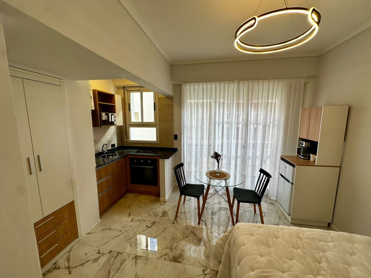 DEPARTAMENTO 1 AMB AL LATERAL CON BALCON FRANCES Y VISTA LATERAL AL MAR