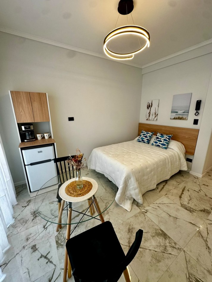 DEPARTAMENTO 1 AMB AL LATERAL CON BALCON FRANCES Y VISTA LATERAL AL MAR