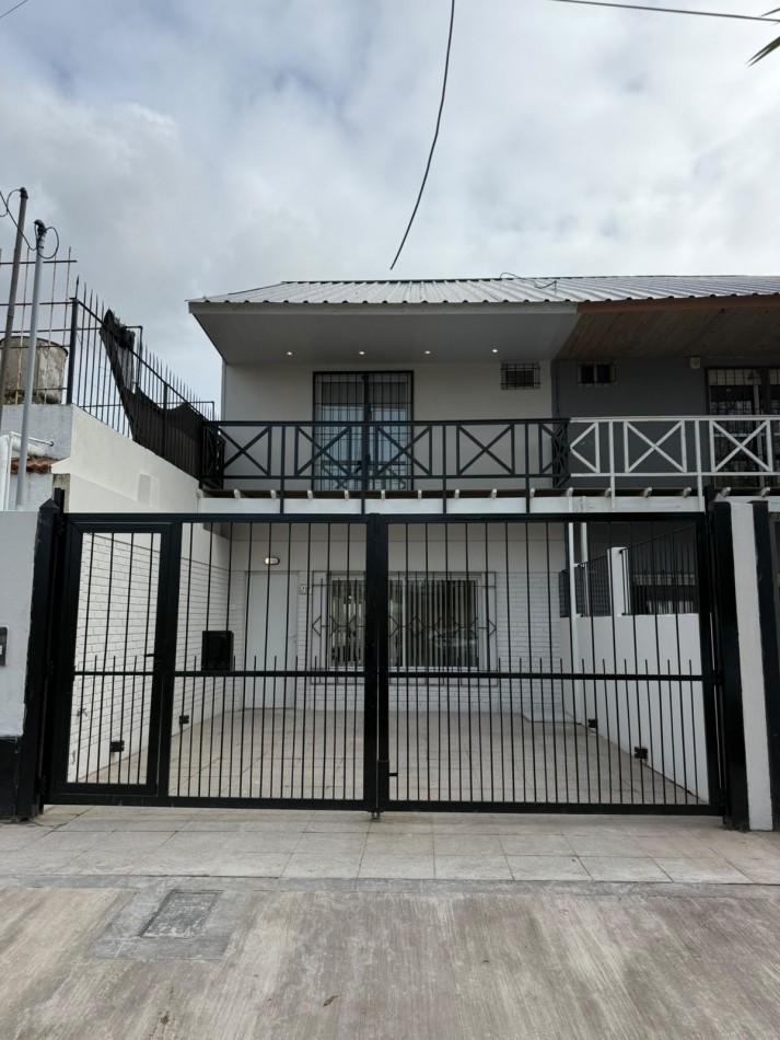 DUPLEX 4 AMB CON COCHERA Y PATIO EN PARQUE LURO - APTO CREDITO