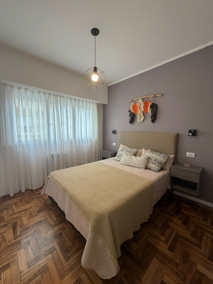 DEPARTAMENTO 2 AMBIENTES CON DEPENDENCIA Y BALCON SALIENTE A LA CALLE EN PLAZA COLON