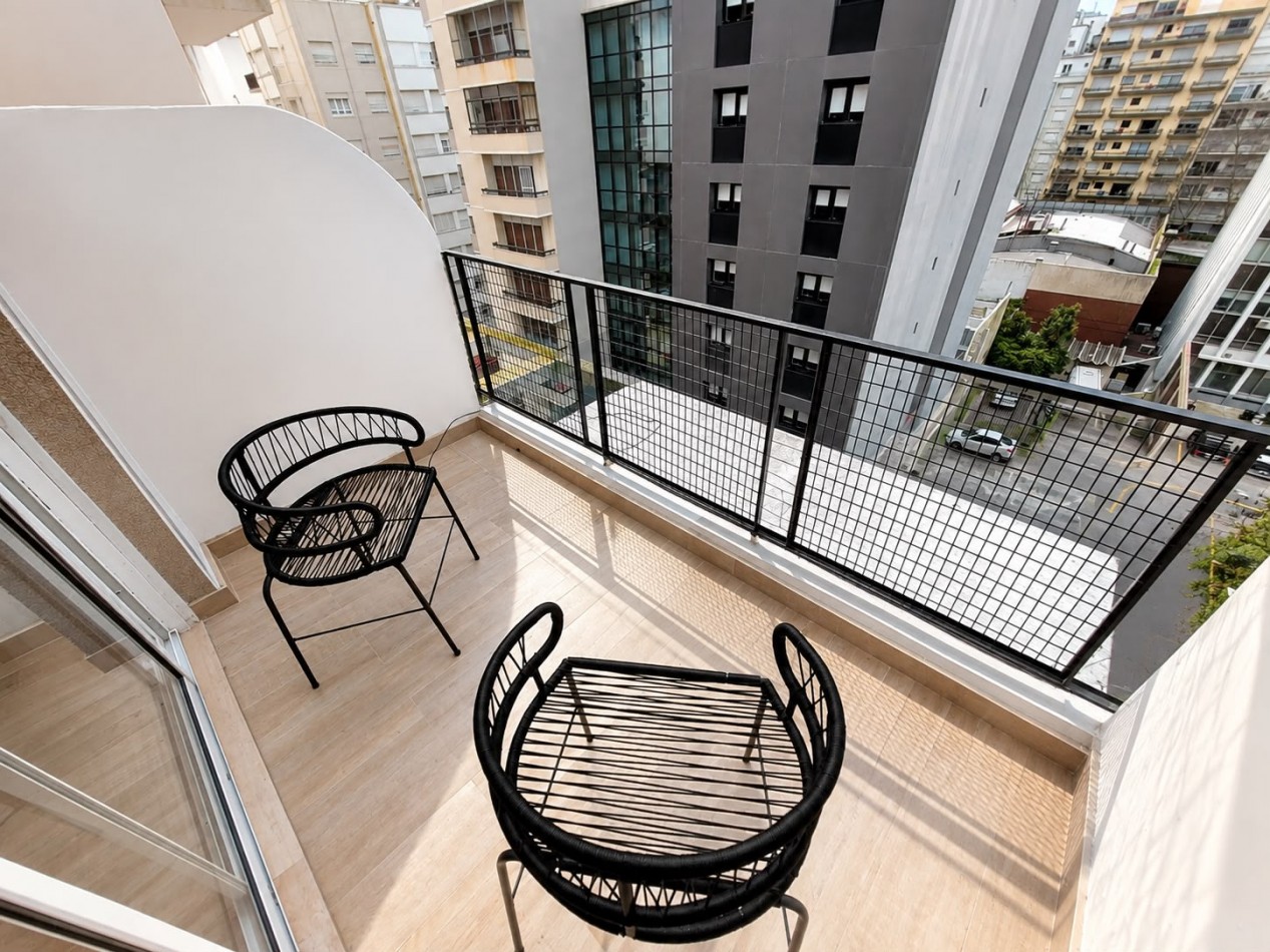 DEPARTAMENTO DE 2 AMBIENTES TOTALMENTE RECICLADO A LA CALLE CON BALCON TERRAZA EN ALDREY