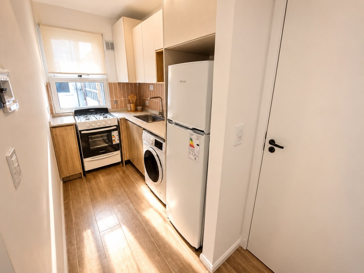DEPARTAMENTO DE 2 AMBIENTES TOTALMENTE RECICLADO A LA CALLE CON BALCON TERRAZA EN ALDREY