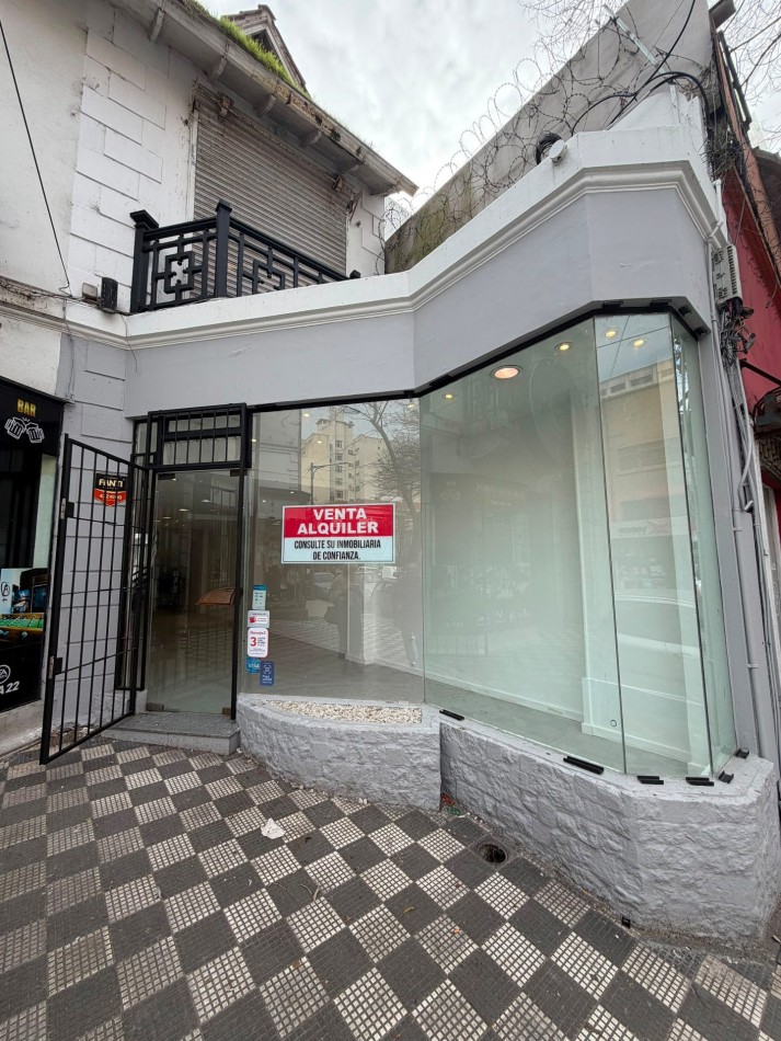  LOCAL COMERCIAL CON PATIO DE 138M2 EN LA PERLA, SIN EXPENSAS VENDE, PERMUTA Y ALQUILA