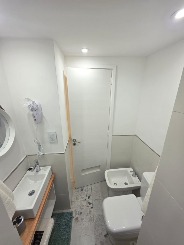 DEPARTAMENTO 1 AMBIENTE EXTERNO CON BALCON SALIENTE EN PLAZA COLON