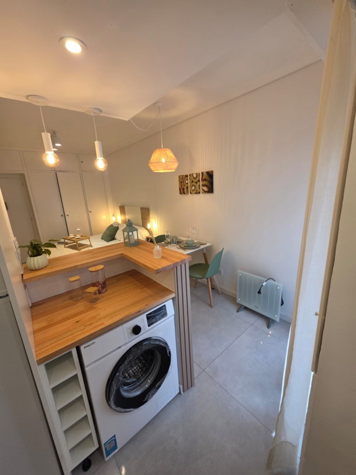 DEPARTAMENTO 1 AMBIENTE EXTERNO CON BALCON SALIENTE EN PLAZA COLON