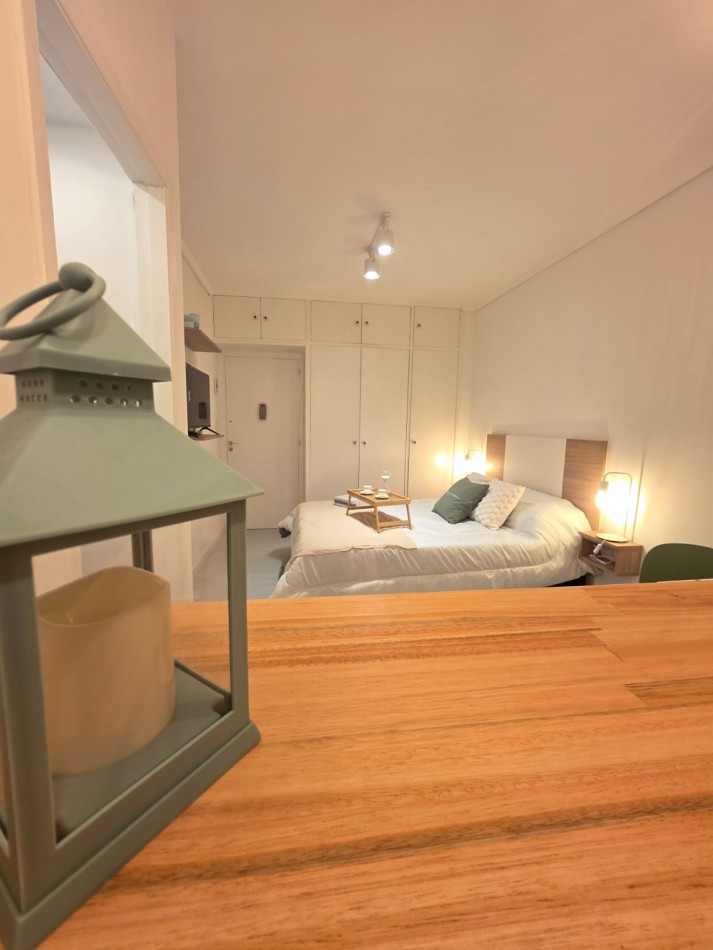 DEPARTAMENTO 1 AMBIENTE EXTERNO CON BALCON SALIENTE EN PLAZA COLON