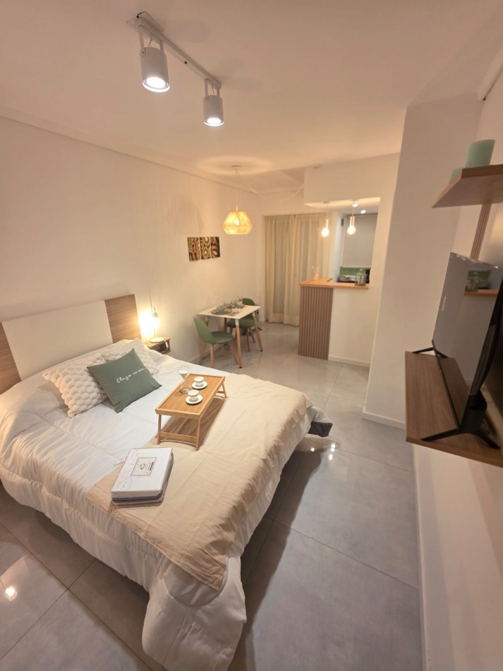 DEPARTAMENTO 1 AMBIENTE EXTERNO CON BALCON SALIENTE EN PLAZA COLON