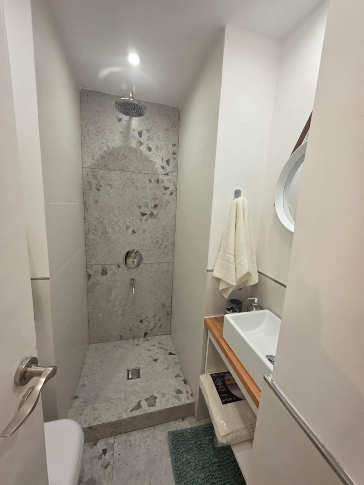 DEPARTAMENTO 1 AMBIENTE EXTERNO CON BALCON SALIENTE EN PLAZA COLON