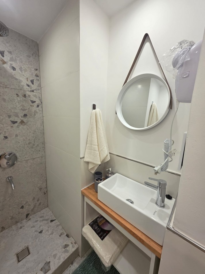 DEPARTAMENTO 1 AMBIENTE EXTERNO CON BALCON SALIENTE EN PLAZA COLON