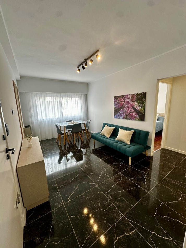 DEPARTAMENTO 3 AMBIENTES A LA CALLE CON DEPENDENCIA Y CON BALCON SALIENTE EN PLAZA MITRE
