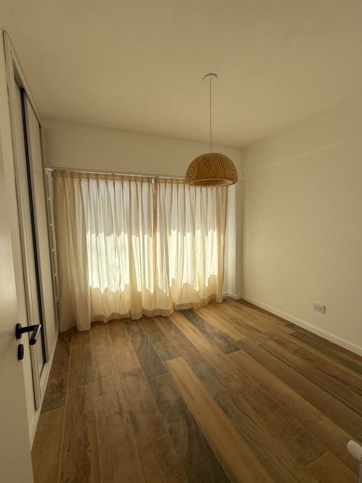 DEPARTAMENTO 4 AMBIENTES CON ESPACIO DE COCHERA EN PLAZA MITRE