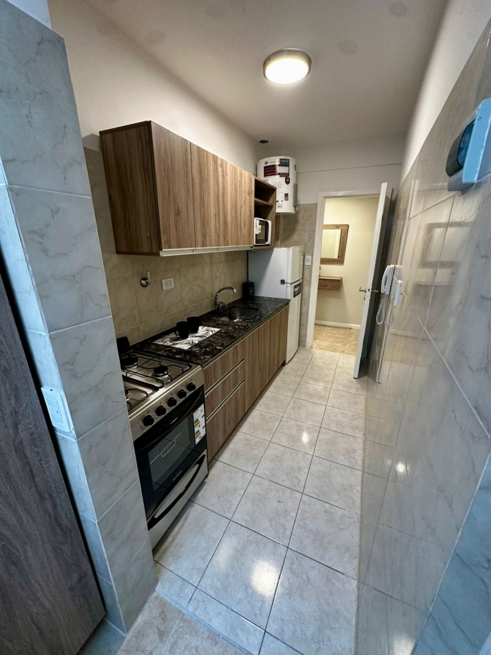 DEPARTAMENTO 2 AMB EXTERNO CON BALCON Y DEPENDENCIA DE SERVICIO