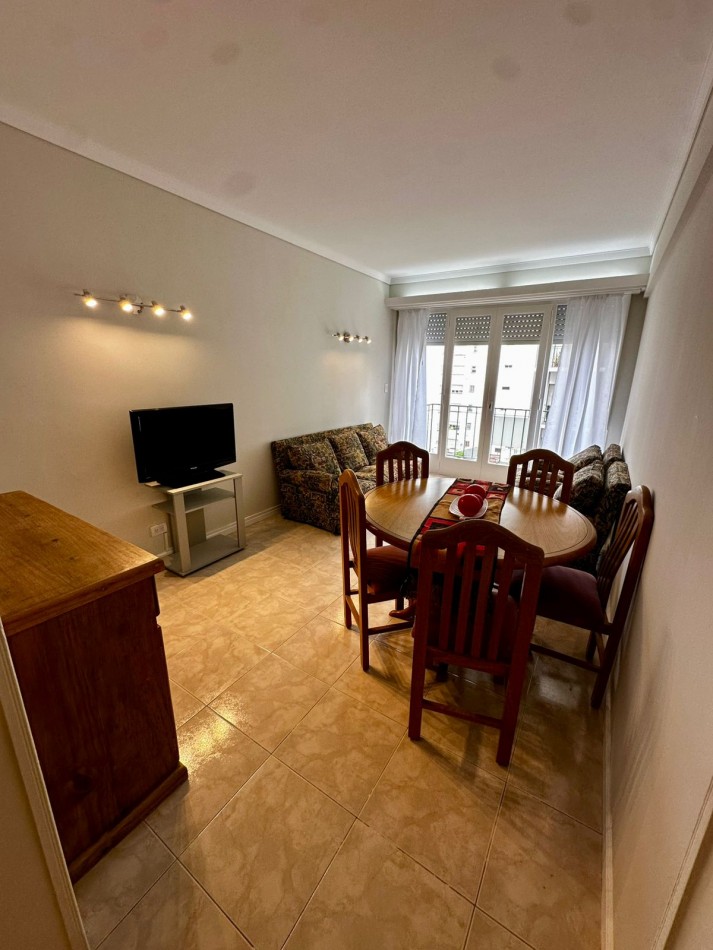 DEPARTAMENTO 2 AMB EXTERNO CON BALCON Y DEPENDENCIA DE SERVICIO