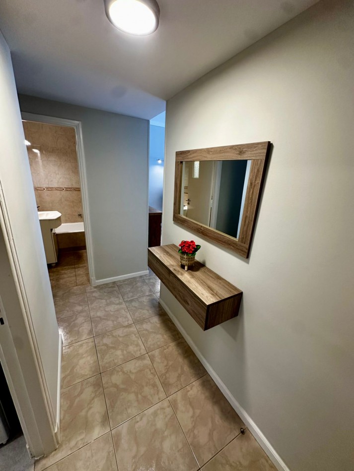 DEPARTAMENTO 2 AMB EXTERNO CON BALCON Y DEPENDENCIA DE SERVICIO
