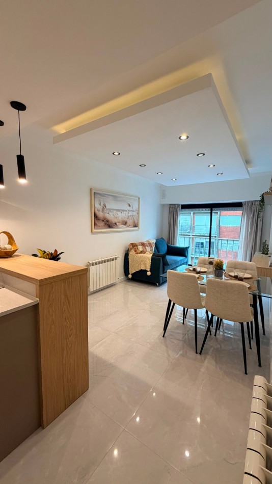 DEPARTAMENTO 3 AMBIENTES A LA CALLE CON BALCON FRANCES, A 150 MTS DE LA PLAYA