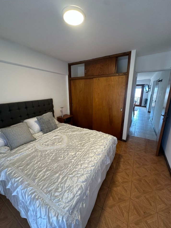 DEPARTAMENTO 2 AMBIENTES AL FRENTE CON DOS BALCONES VENDE Y PERMUTA EN PARQUE LURO