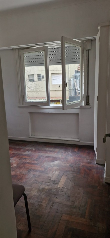 DEPARTAMENTO 3 AMBIENTES CON DEPENDENCIA APTO CREDITO EN PLAZA COLON