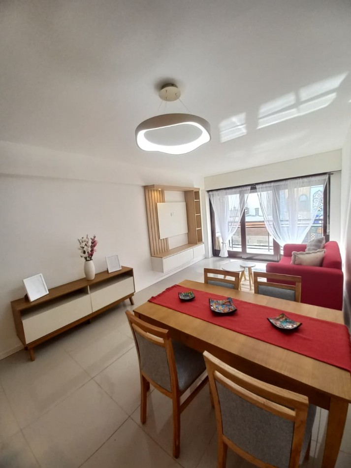 DEPARTAMENTO DE 3 AMBIENTES A LA CALLE CON BALCON SALIENTE EN PLAZA MITRE. APTO CREDITO