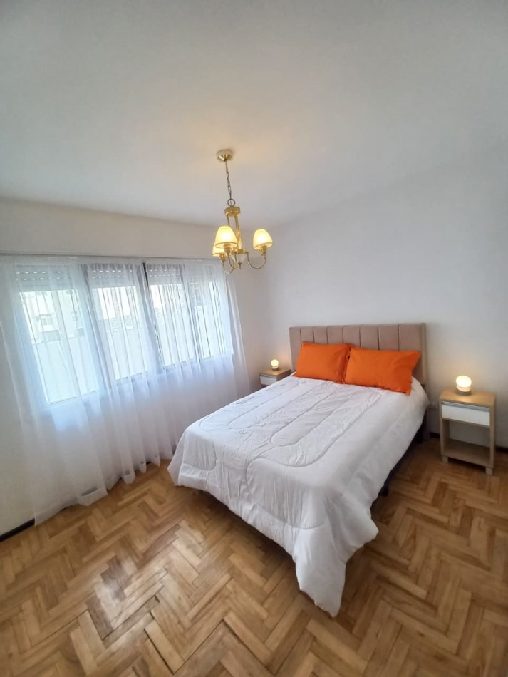 DEPARTAMENTO DE 3 AMBIENTES A LA CALLE CON BALCON SALIENTE EN PLAZA MITRE. APTO CREDITO