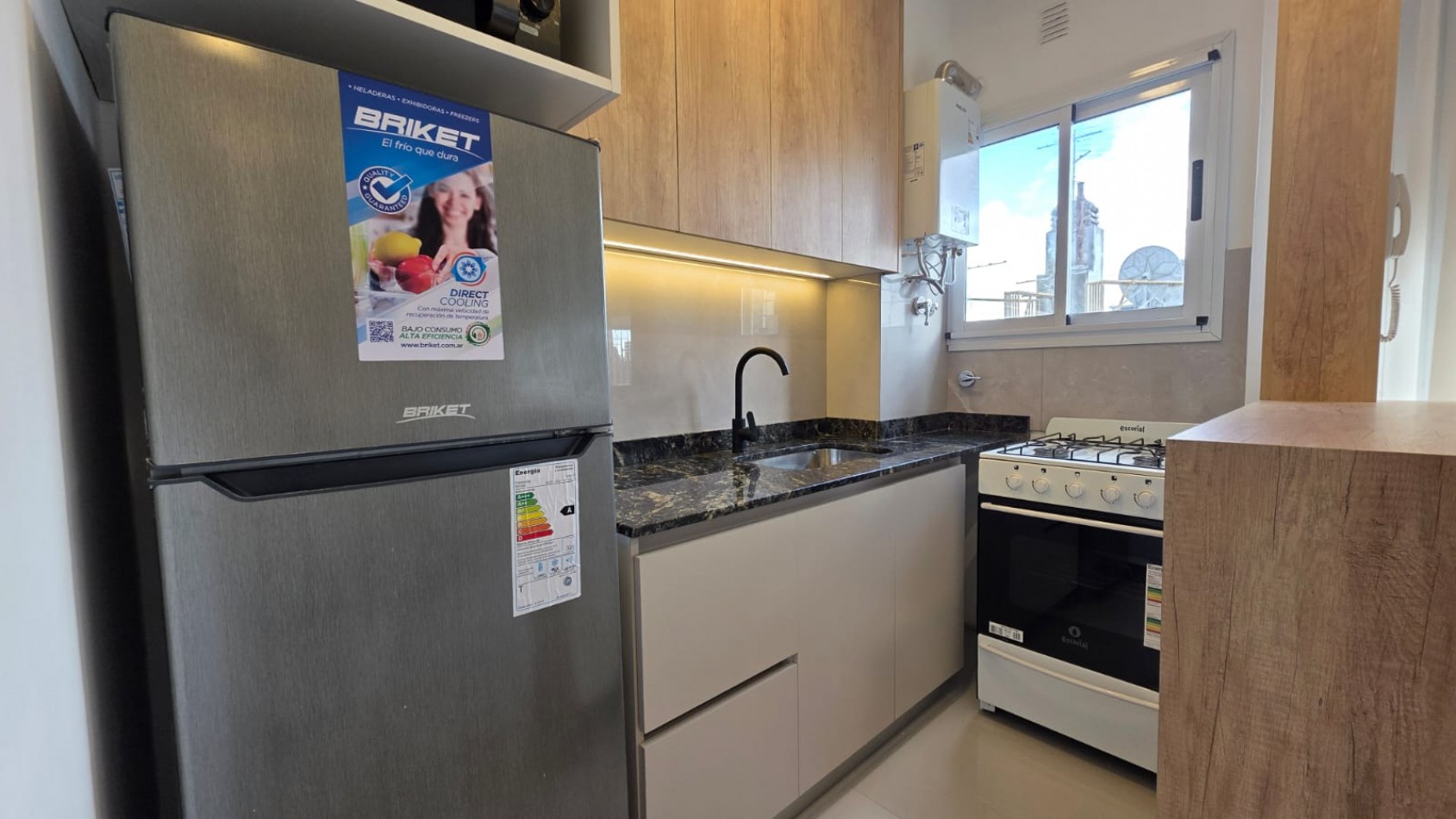 DEPARTAMENTO 1 AMBIENTE RECICLADO AL LATERAL EN PLAZA COLON