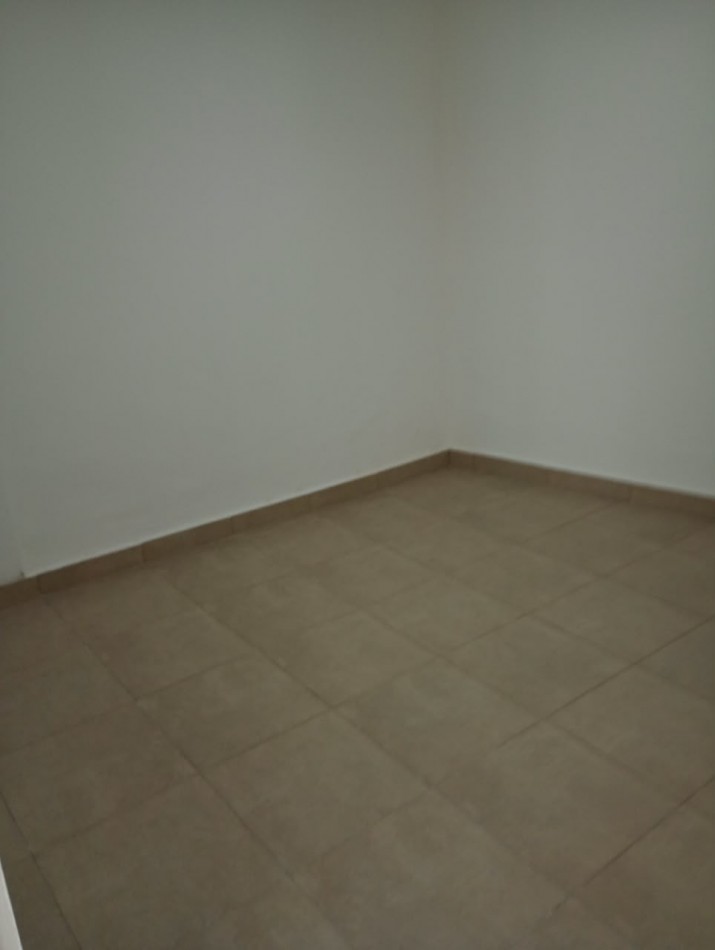 CASA 3 AMBIENTES CON GARAJE EN LOTE PROPIO DE 130M2 EN EL BARRIO LAS AVENIDAS