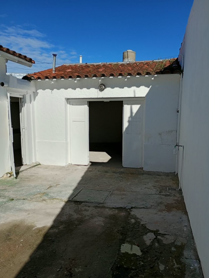 CASA 3 AMBIENTES CON GARAJE EN LOTE PROPIO DE 130M2 EN EL BARRIO LAS AVENIDAS