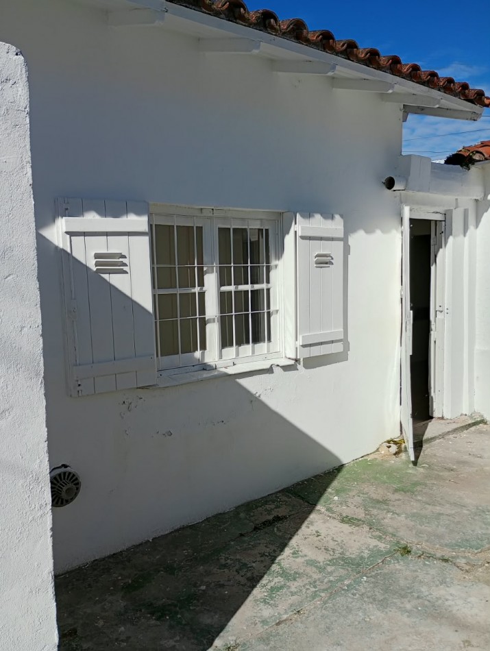 CASA 3 AMBIENTES CON GARAJE EN LOTE PROPIO DE 130M2 EN EL BARRIO LAS AVENIDAS