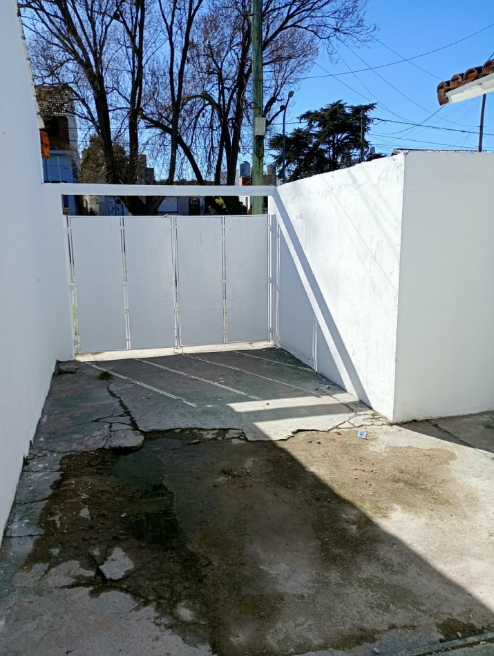 CASA 3 AMBIENTES CON GARAJE EN LOTE PROPIO DE 130M2 EN EL BARRIO LAS AVENIDAS