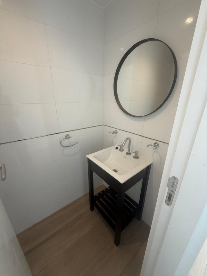 DEPARTAMENTO 2 AMB A LA CALLE EN EDIFICIO NOVECCENTO MORENO CON BALCON Y VISTA A PLAZA COLON