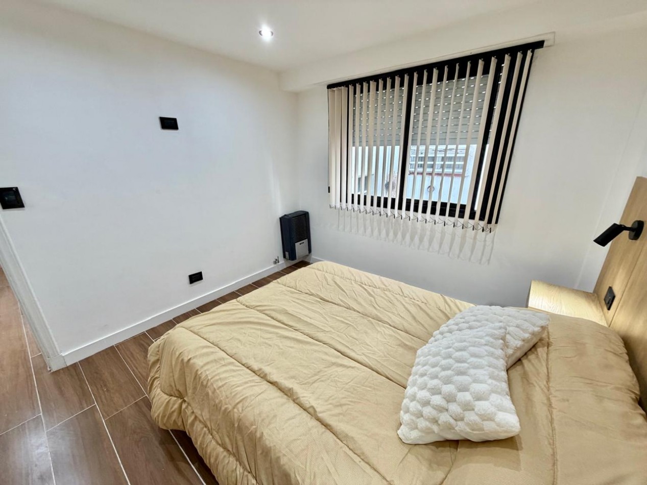 DEPARTAMENTO 2 AMBIENTES A LA CALLE CON BALCON SALIENTE SOBRE VEREDA DE SOL EN ALDREY