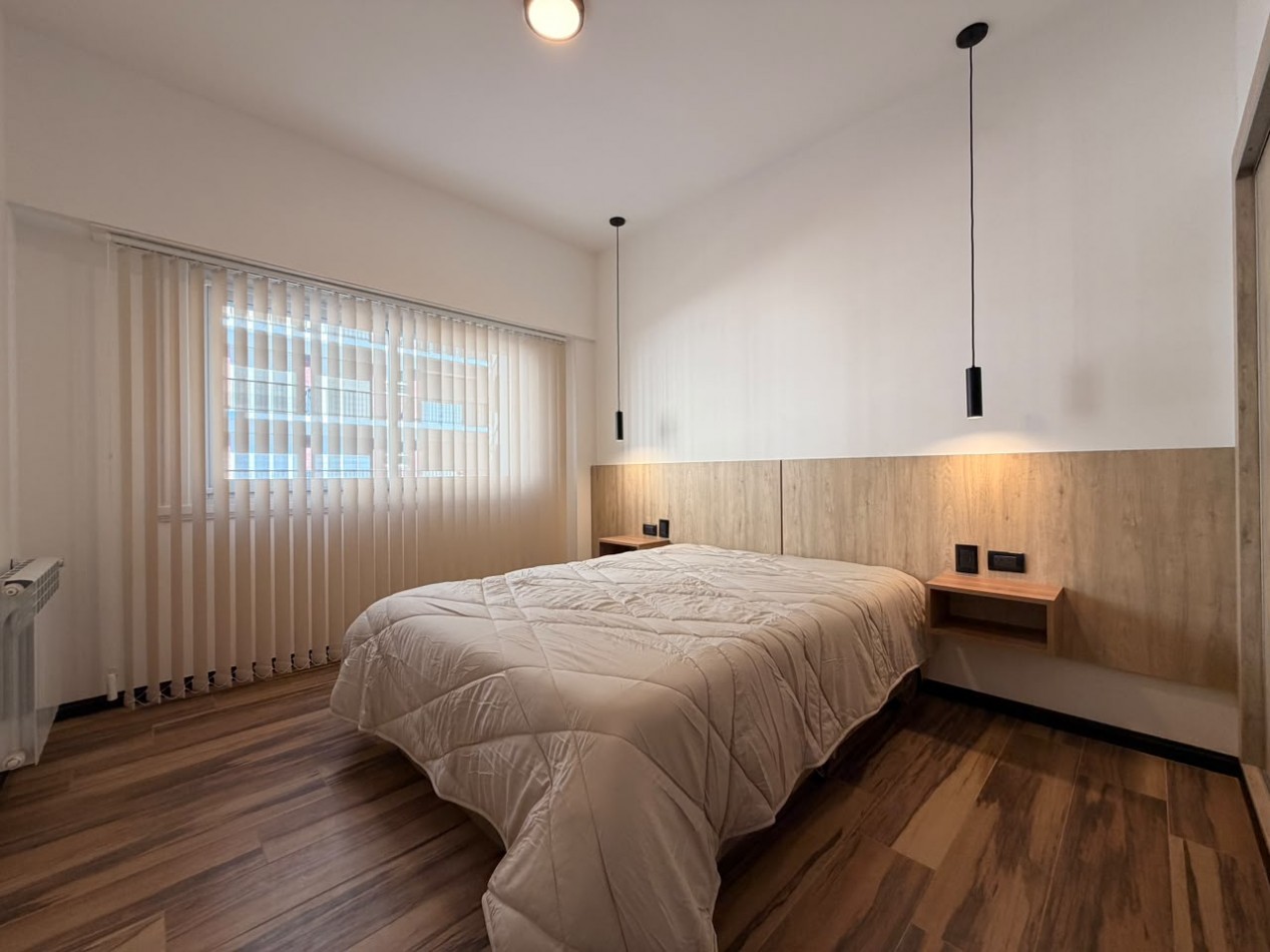 DEPARTAMENTO 3 AMBIENTES RECICLADO AL FRENTE CON BALCON CORRIDO EN EL CENTRO