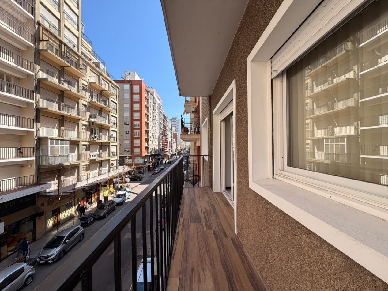 DEPARTAMENTO 3 AMBIENTES RECICLADO AL FRENTE CON BALCON CORRIDO EN EL CENTRO