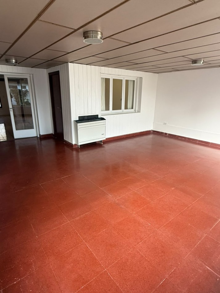  CHALET 5 AMBIENTES CON JARDIN Y GARAJE VENDE Y PERMUTA EN STELLA MARIS