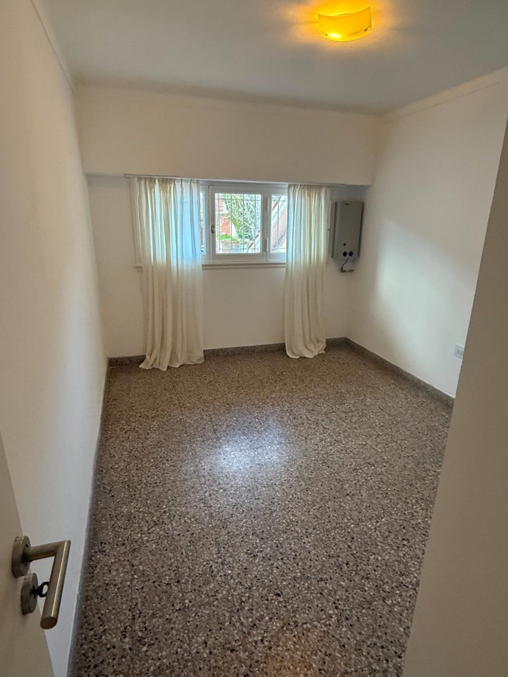  CHALET 5 AMBIENTES CON JARDIN Y GARAJE VENDE Y PERMUTA EN STELLA MARIS