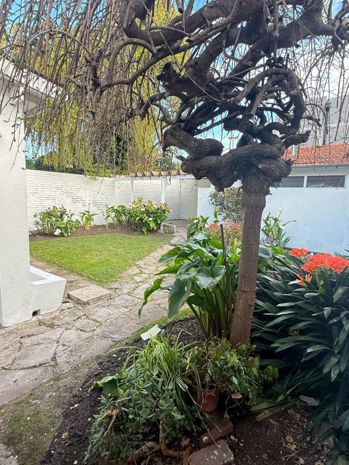  CHALET 5 AMBIENTES CON JARDIN Y GARAJE VENDE Y PERMUTA EN STELLA MARIS
