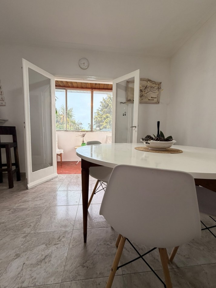 DEPARTAMENTO 2 AMB AL CONTRAFRENTE EN 1ER. PISO POR ESCALERA APTO CREDITO