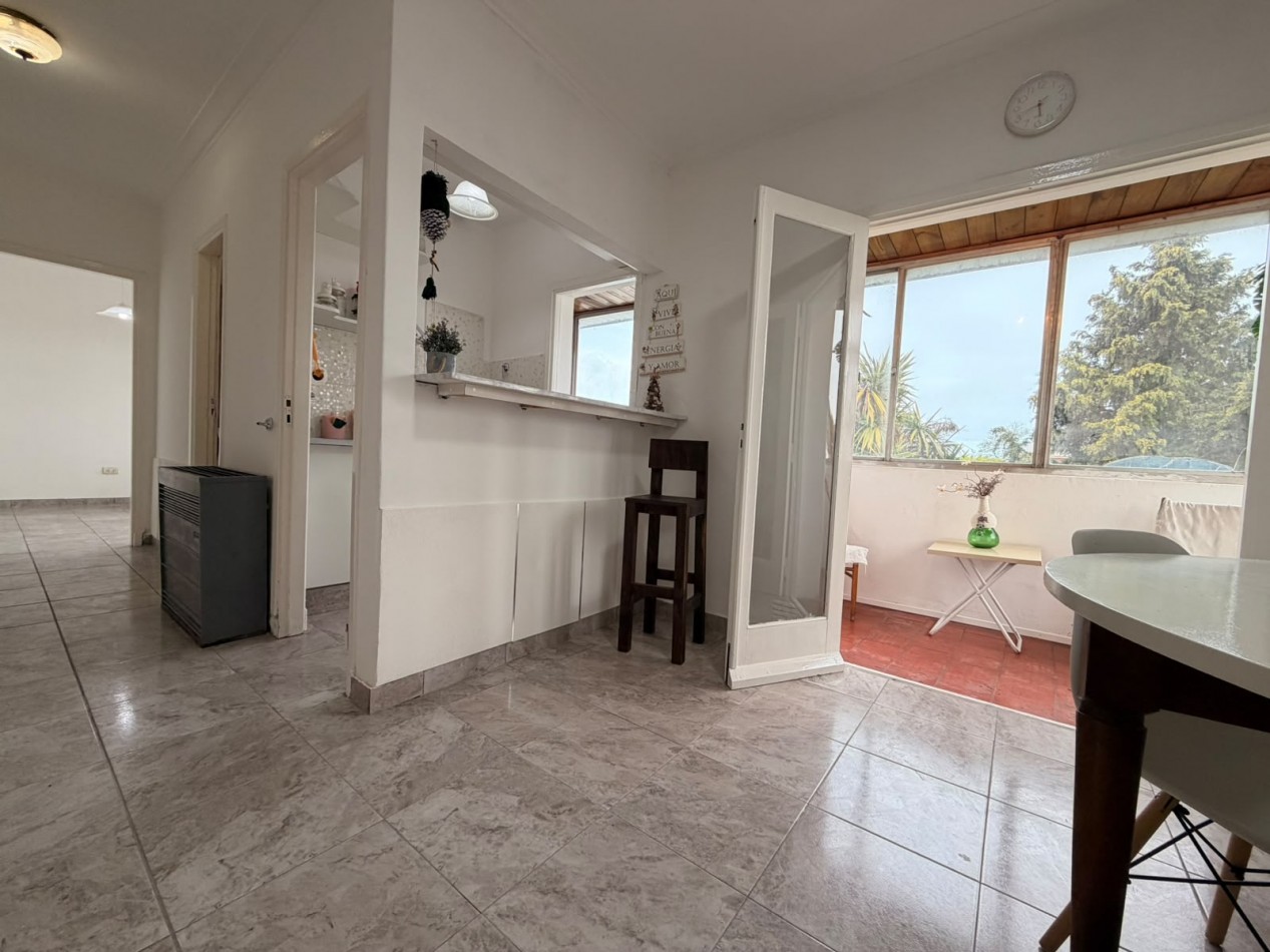 DEPARTAMENTO 2 AMB AL CONTRAFRENTE EN 1ER. PISO POR ESCALERA APTO CREDITO
