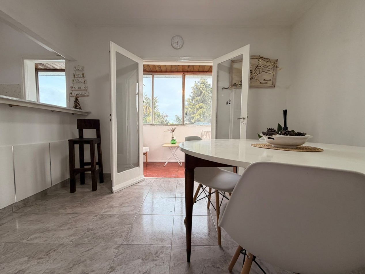 DEPARTAMENTO 2 AMB AL CONTRAFRENTE EN 1ER. PISO POR ESCALERA APTO CREDITO