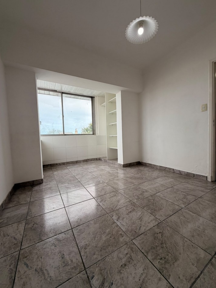 DEPARTAMENTO 2 AMB AL CONTRAFRENTE EN 1ER. PISO POR ESCALERA APTO CREDITO