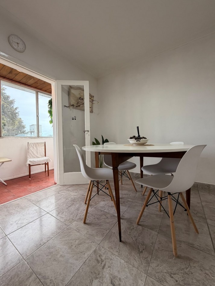 DEPARTAMENTO 2 AMB AL CONTRAFRENTE EN 1ER. PISO POR ESCALERA APTO CREDITO