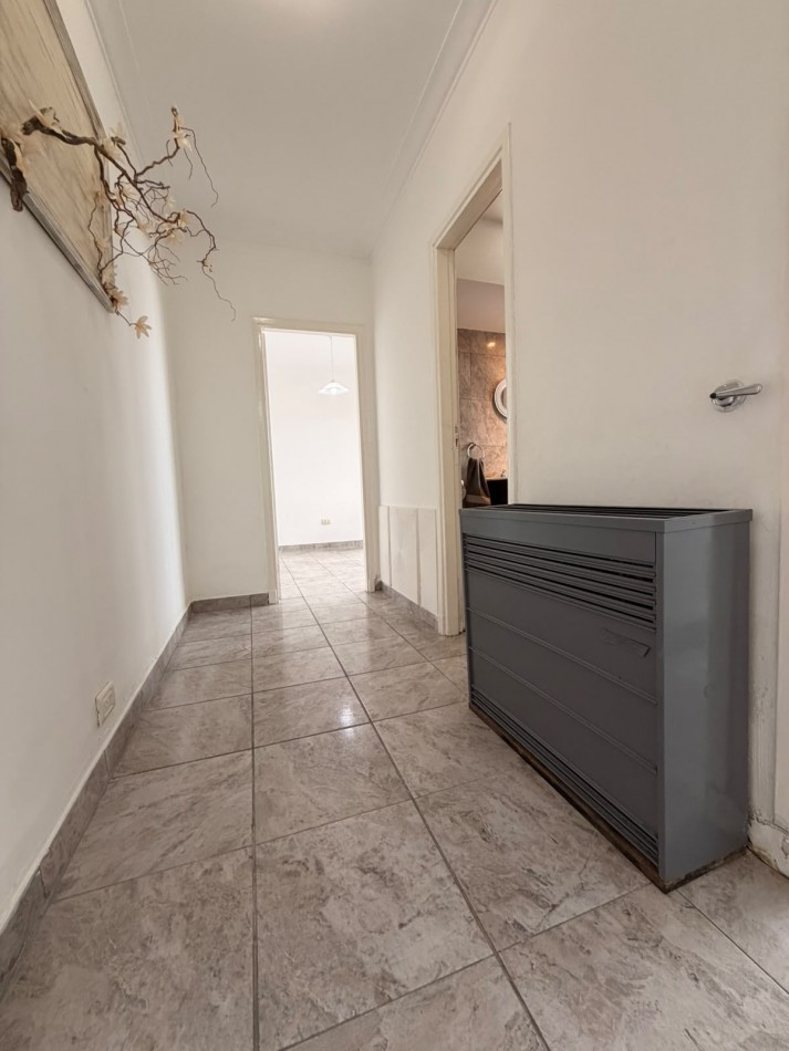 DEPARTAMENTO 2 AMB AL CONTRAFRENTE EN 1ER. PISO POR ESCALERA APTO CREDITO