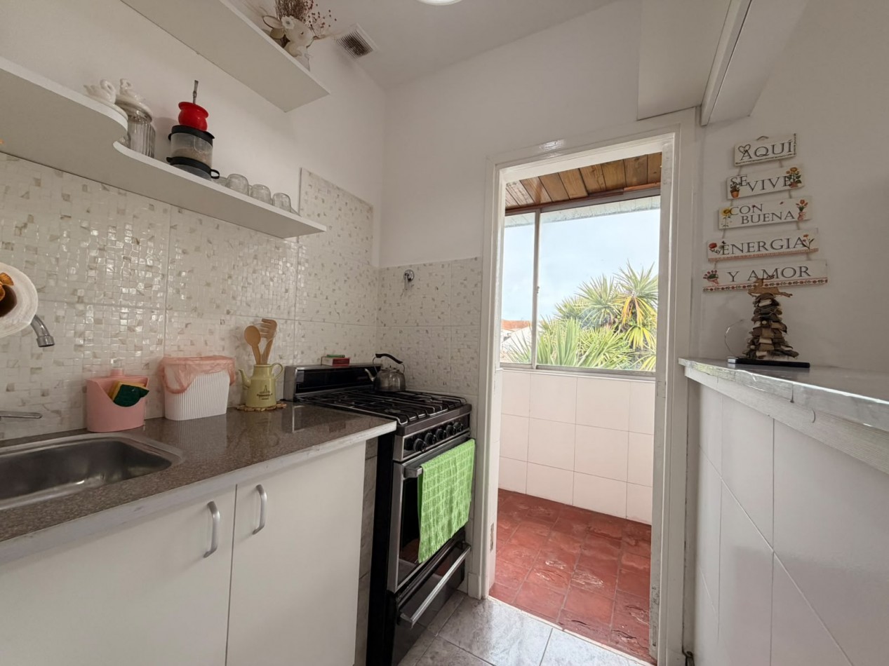 DEPARTAMENTO 2 AMB AL CONTRAFRENTE EN 1ER. PISO POR ESCALERA APTO CREDITO