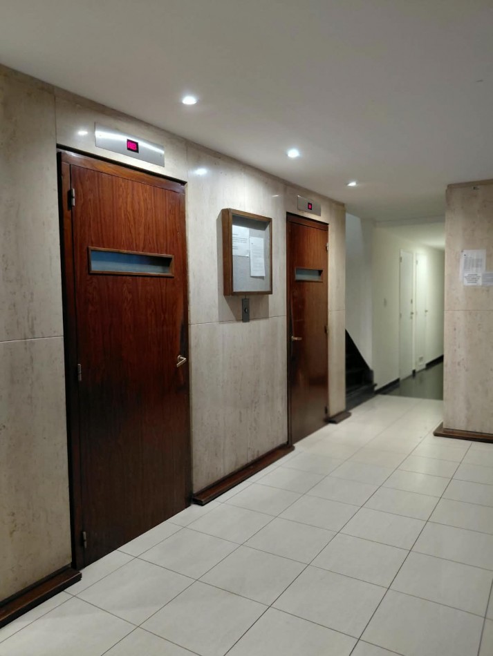 DEPARTAMENTO 1 AMB AL CONTRAFRENTE INTERNO MAS ESPACIO DE ESCRITORIO. APTO CREDITO