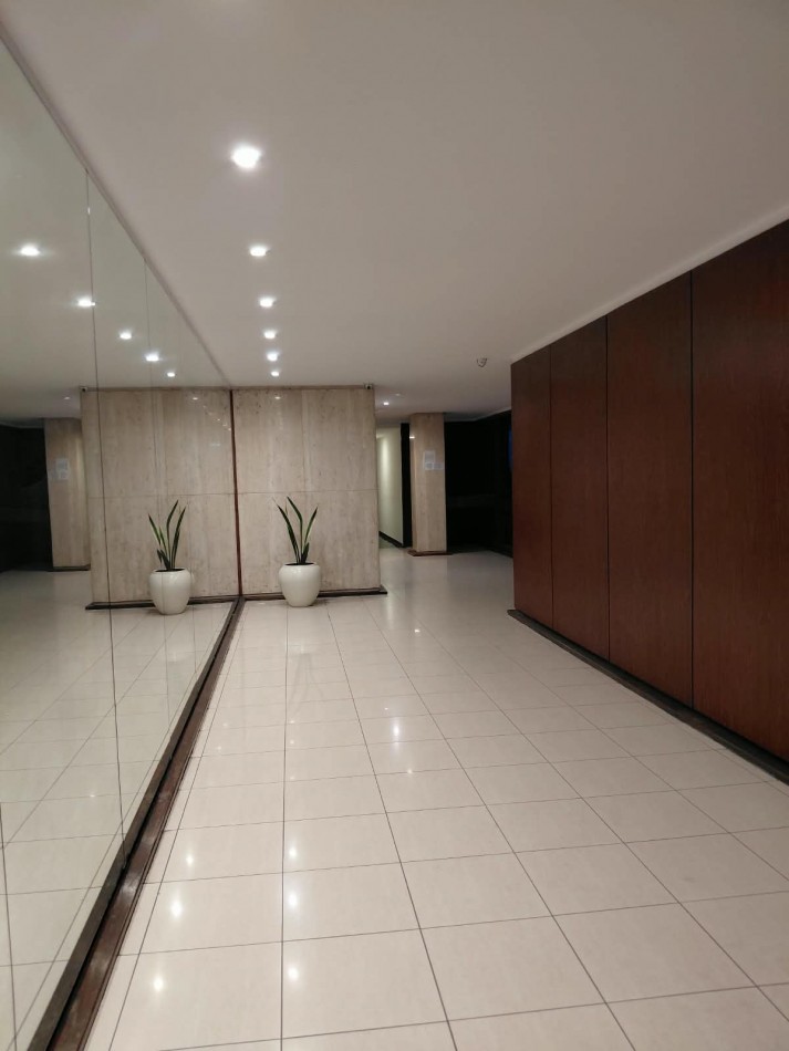 DEPARTAMENTO 1 AMB AL CONTRAFRENTE INTERNO MAS ESPACIO DE ESCRITORIO. APTO CREDITO