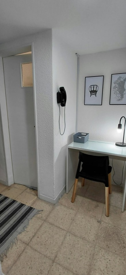 DEPARTAMENTO 1 AMB AL CONTRAFRENTE INTERNO MAS ESPACIO DE ESCRITORIO. APTO CREDITO