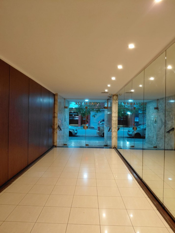 DEPARTAMENTO 1 AMB AL CONTRAFRENTE INTERNO MAS ESPACIO DE ESCRITORIO. APTO CREDITO