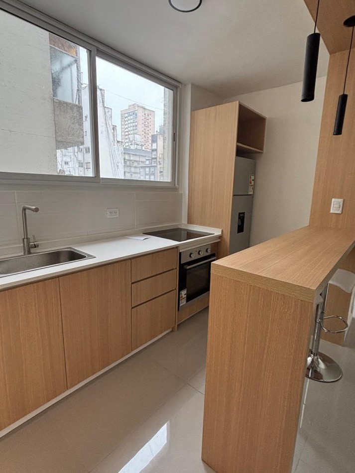 DEPARTAMENTO 3 AMBIENTES CON DEPENDENCIA AL FRENTE CON BALCON Y VISTA AL MAR