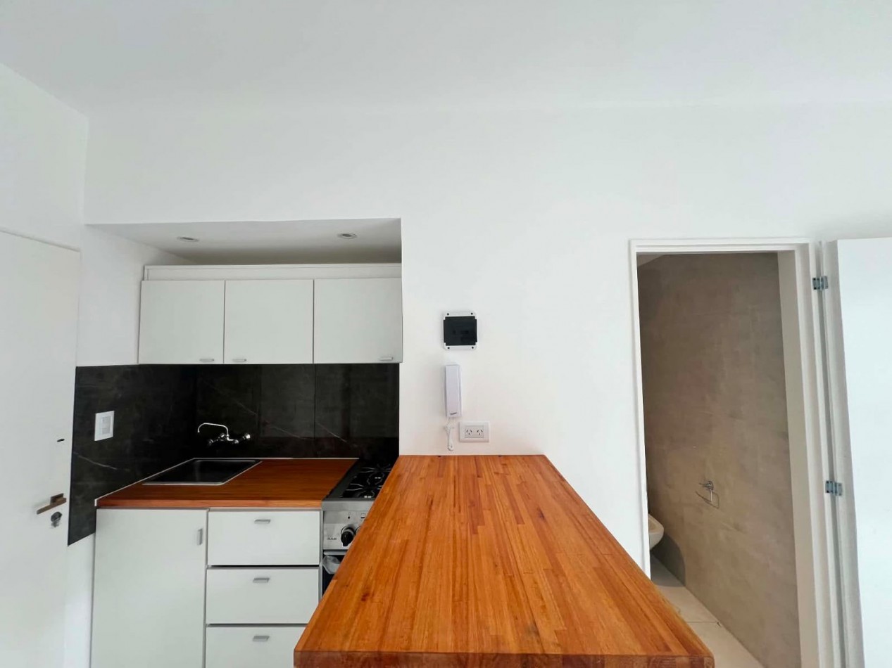MONOAMBIENTE DE 18M2 AL LATERAL CON VISTA PARCIAL AL MAR, A POCOS METROS DEL TORREON DEL MONJE